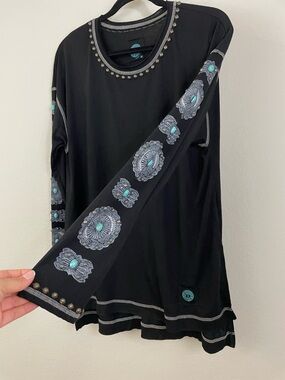 Double D Ranch Black Embellished Concho Print Long Sleeve Tunic Top Size Medium